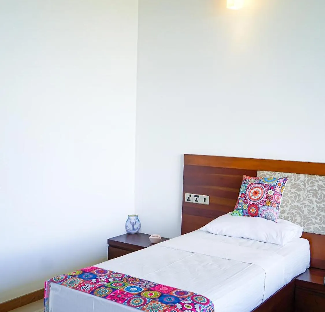 La Casablanca Tourist Hotel 니곰보 3*,