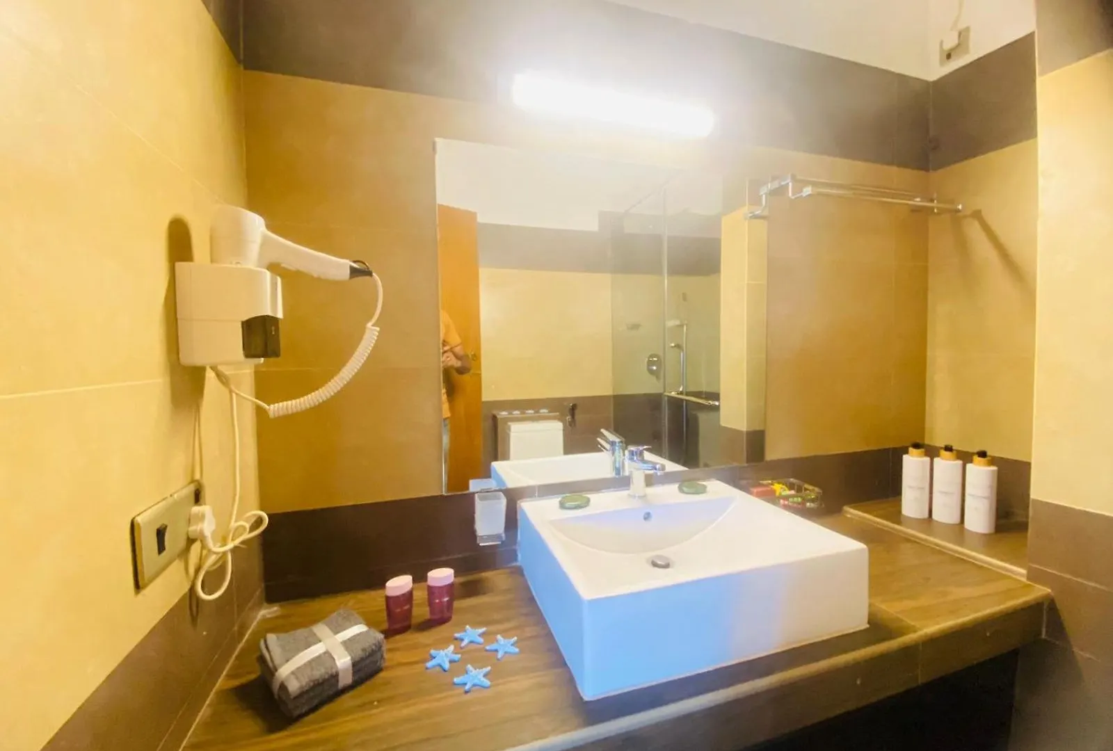 ***  La Casablanca Tourist Hotel Negombo Sri Lanka